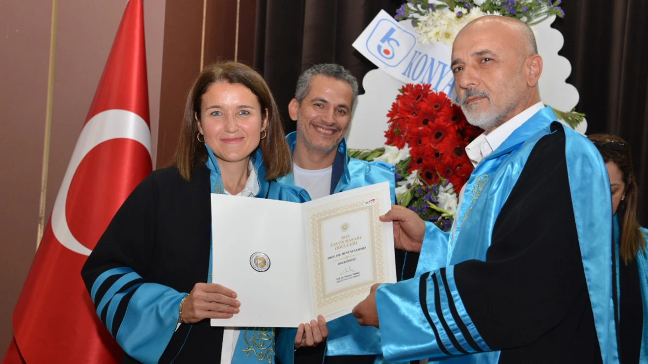 Sağlık Bilimleri ve Fen Bilimleri Enstitülerinde mezuniyet heyecanı